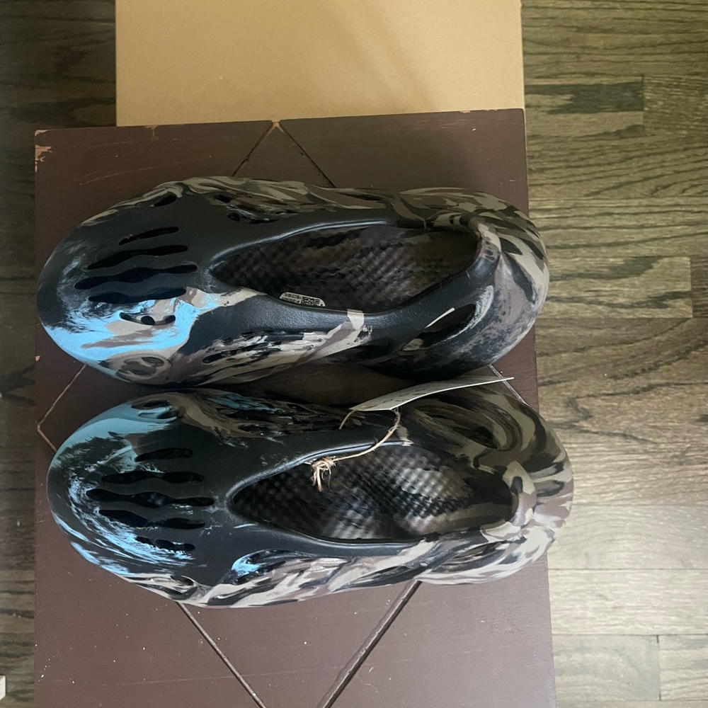 YEEZY FOAM RUNNERS MX BROWN BLUE